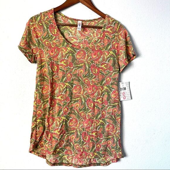 LulaRoe Classic T Shirt Size S - Picture 1 of 5
